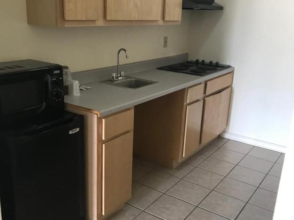 COUNTRY INN MOTEL : photo 8 de la chambre chambre lit king-size avec kitchenette