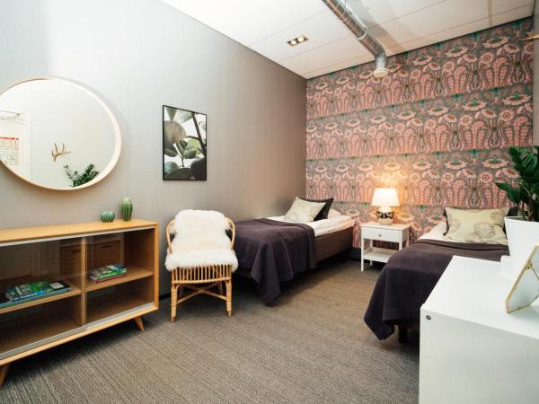 The Yard Hostel : photo 4 de la chambre chambre lits jumeaux avec salle de bains commune