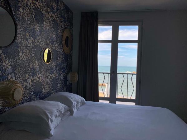 Hôtel Les Baigneuses de Biarritz : photo 8 de la chambre chambre triple - vue sur océan