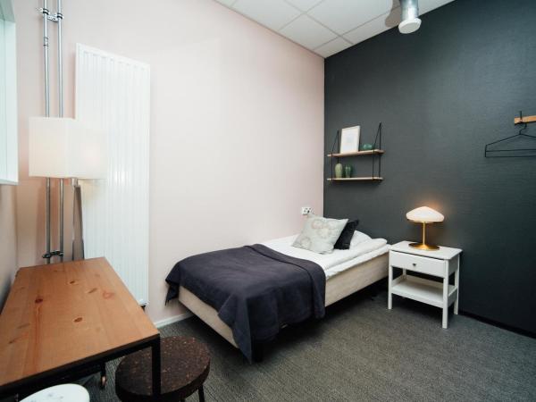 The Yard Hostel : photo 4 de la chambre chambre simple Économique avec salle de bains commune sans fenêtre