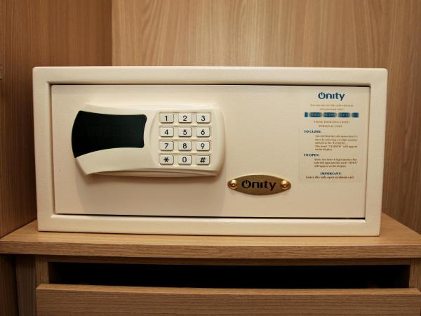 Elegance Praia Hotel : photo 8 de la chambre suite avec jacuzzi