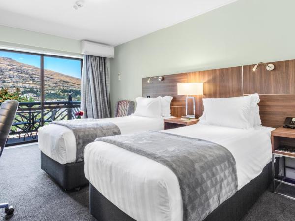 Holiday Inn Queenstown Frankton Road, an IHG Hotel : photo 7 de la chambre chambre standard - vue sur lac
