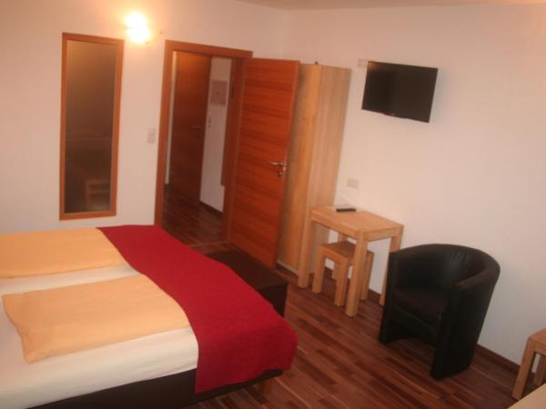 Hotel Engl : photo 8 de la chambre chambre double