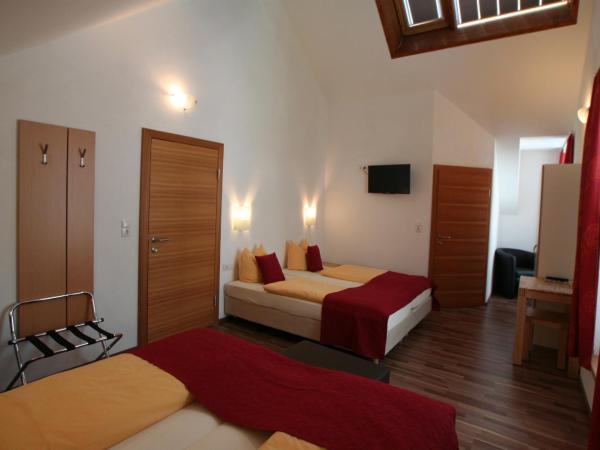 Hotel Engl : photo 5 de la chambre chambre quadruple - annexe