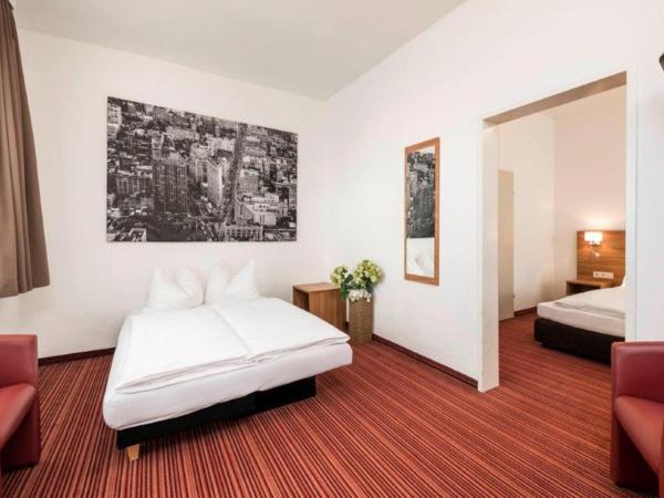 Hotel Zach : photo 3 de la chambre chambre familiale - annexe