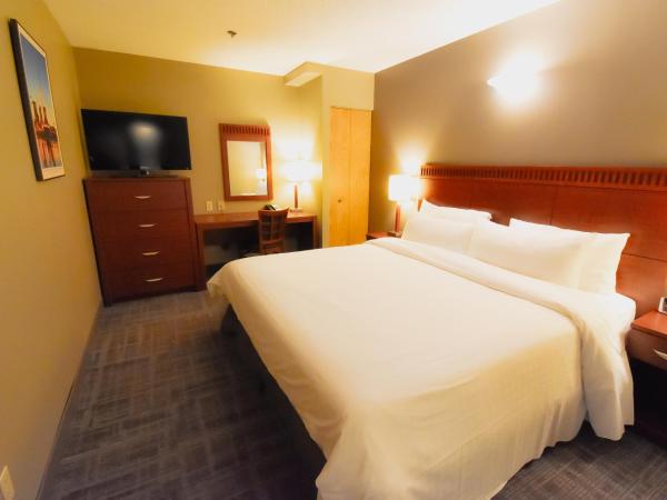 Canad Inns Destination Centre Fort Garry : photo 5 de la chambre suite 2 chambres