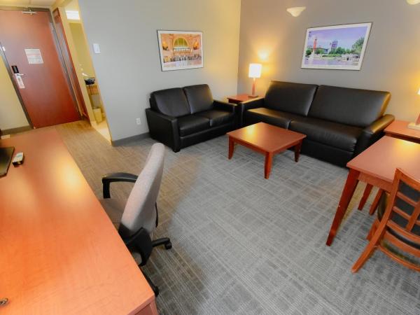 Canad Inns Destination Centre Fort Garry : photo 8 de la chambre suite 2 chambres