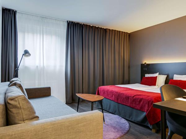 Best Western Hotel Savoy : photo 4 de la chambre family queen room with sofabed - non-smoking