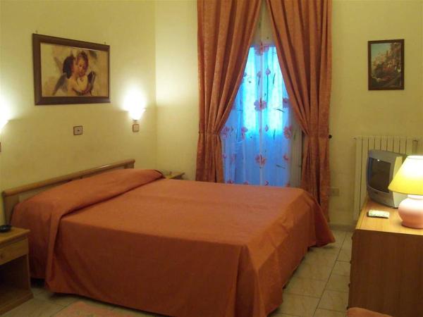 Hotel Pensione Romeo : photo 1 de la chambre chambre double ou lits jumeaux