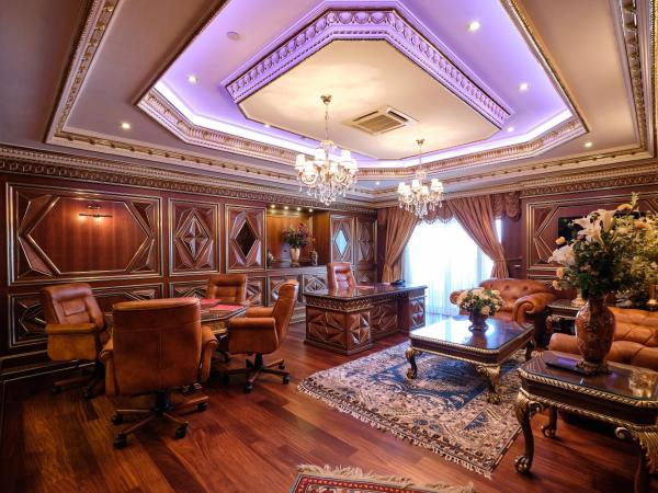 Club Hotel Sera : photo 7 de la chambre suite lit king-size