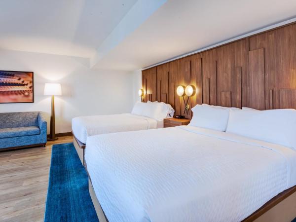 Hotel Indigo Detroit Downtown, an IHG Hotel : photo 2 de la chambre suite disposant de 2 lits queen-size