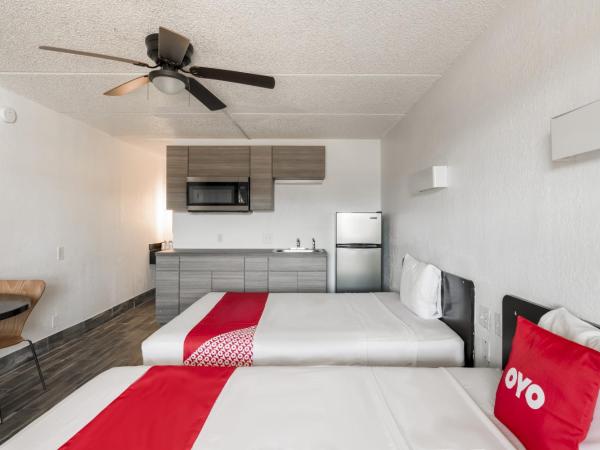 OYO Hotel Houston Katy Freeway : photo 3 de la chambre 2 bedroom apartment with kitchen
