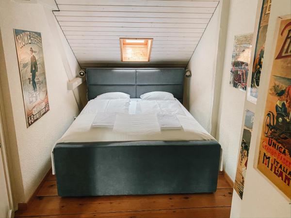 CityLodge St Gallen - 2 min to Marktplatz : photo 4 de la chambre chambre double avec lit d'appoint