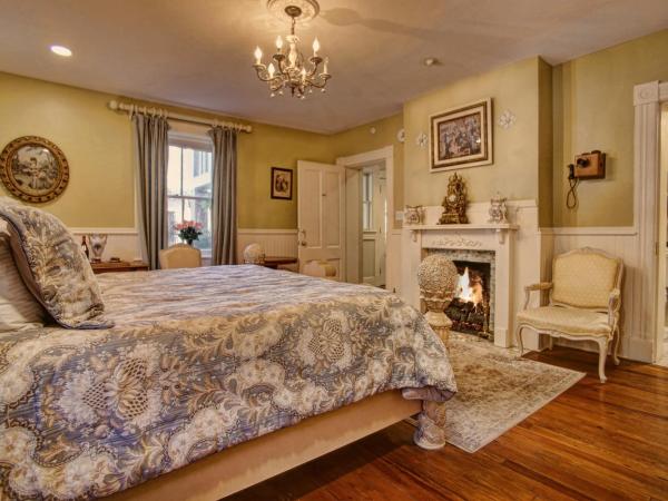 McMillan Inn : photo 2 de la chambre suite deluxe avec lit king-size