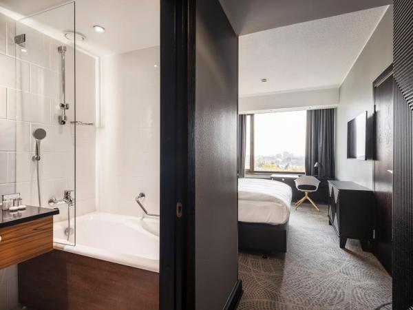 Crowne Plaza Helsinki - Hesperia, an IHG Hotel : photo 5 de la chambre chambre lit king-size premium - Étage club