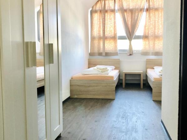 Jugendherberge Innsbruck - Youth Hostel : photo 4 de la chambre chambre simple avec salle de bains privative