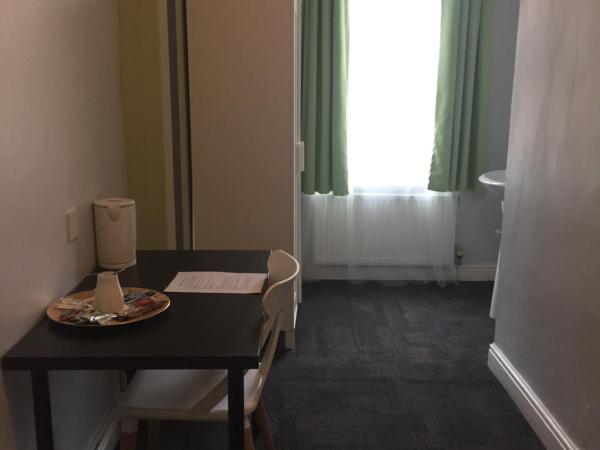 Queens Guesthouse Manchester : photo 6 de la chambre chambre simple