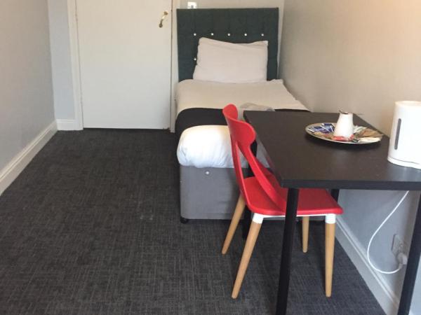 Queens Guesthouse Manchester : photo 5 de la chambre chambre simple