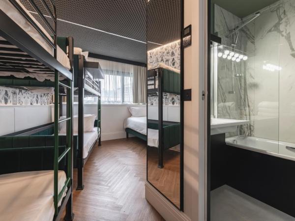 The ReMIX Hotel : photo 2 de la chambre chambre quartet