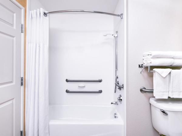 Baymont by Wyndham Denver International Airport : photo 5 de la chambre chambre lit king-size supérieure - accessible aux personnes à mobilité réduite - non-fumeurs