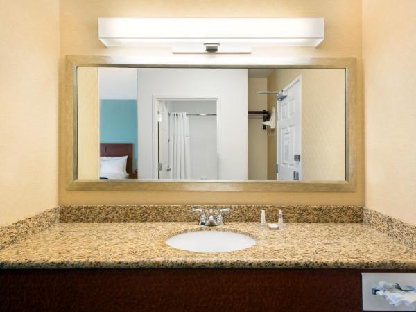 Baymont by Wyndham Denver International Airport : photo 3 de la chambre chambre avec 2 lits doubles - accessible aux personnes à mobilité réduite/non-fumeurs