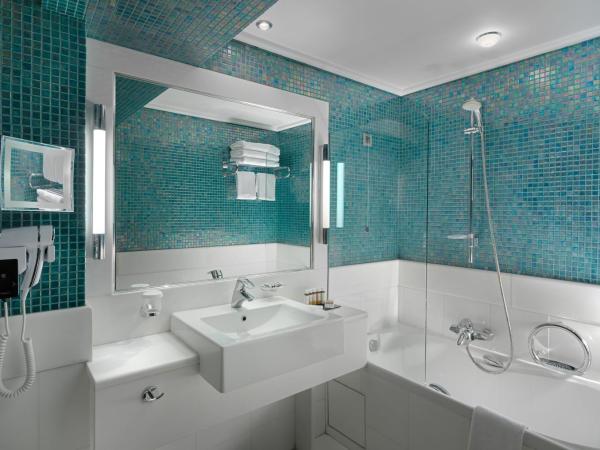 Crowne Plaza Athens City Centre, an IHG Hotel : photo 9 de la chambre chambre premium