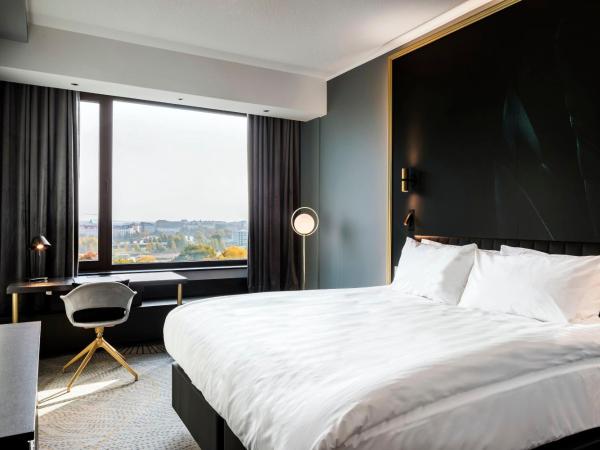 Crowne Plaza Helsinki - Hesperia, an IHG Hotel : photo 3 de la chambre chambre lit king-size premium - Étage club
