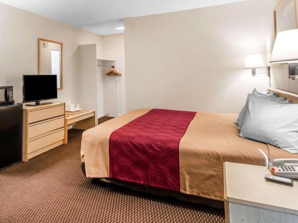 Econo Lodge Downtown : photo 5 de la chambre chambre lit king-size - non-fumeurs