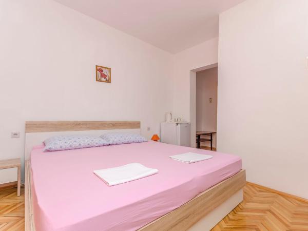 Rooms Mira II : photo 3 de la chambre chambre double avec balcon