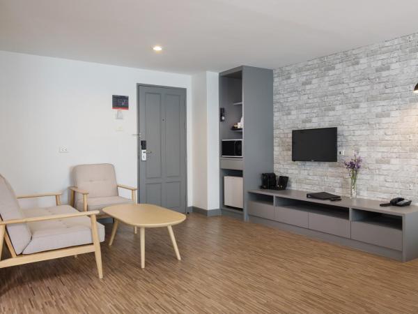 Journeyhub Pattaya Central : photo 3 de la chambre suite familiale