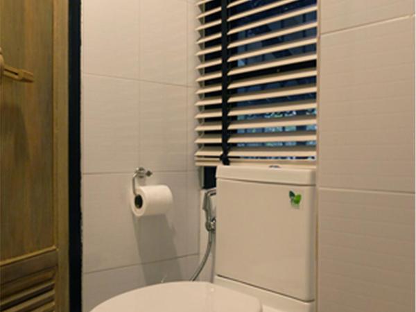 Monomer Hostel Bangkok : photo 3 de la chambre chambre double avec salle de bains privative