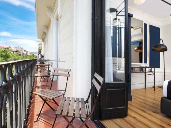 Hotel Market : photo 7 de la chambre chambre double ou lits jumeaux avec balcon
