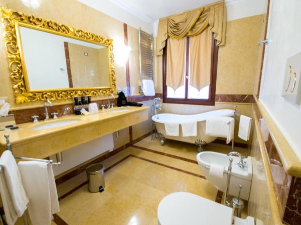 Ca' Bonfadini Historic Experience : photo 10 de la chambre suite classique