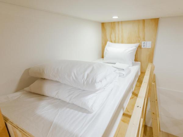 Seoulite Inn Myeongdong Formerly - Step Inn Myeongdong 2 : photo 3 de la chambre lit dans dortoir pour hommes de 4 lits