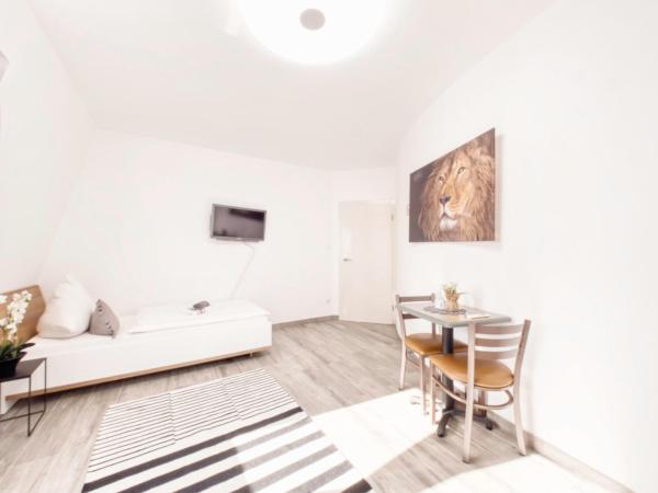 Pension Amanda : photo 7 de la chambre chambre double avec salle de bains