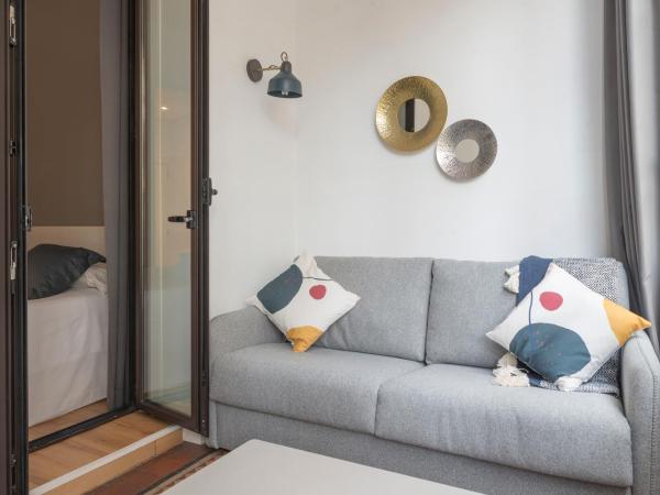 Hostalin Barcelona Gran Via : photo 2 de la chambre chambre double supérieure