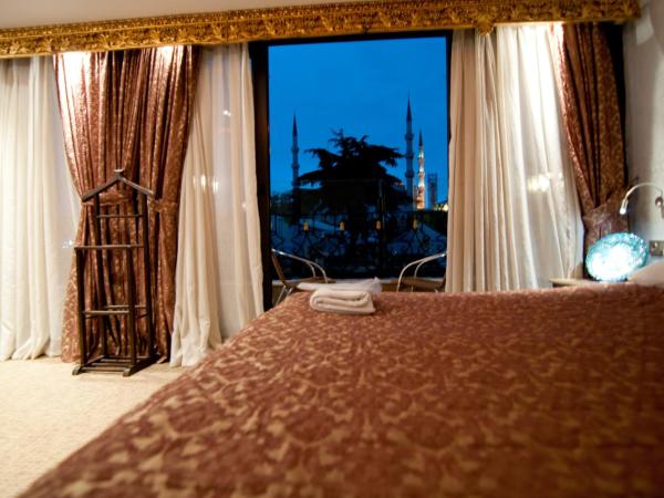 Grand Ambiance Hotel : photo 3 de la chambre chambre double deluxe avec balcon - vue sur mer