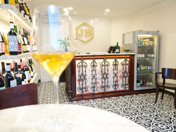 Jacob Brno : photo 10 de la chambre chambre lits jumeaux avec salle de bains commune