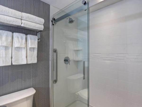 Holiday Inn - Mississauga Toronto West, an IHG Hotel : photo 1 de la chambre chambre lit king-size supérieure