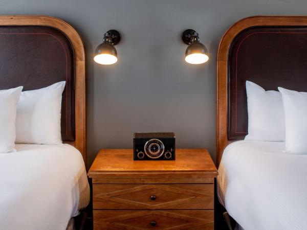 The Last Hotel : photo 4 de la chambre chambre deluxe avec 2 lits queen-size