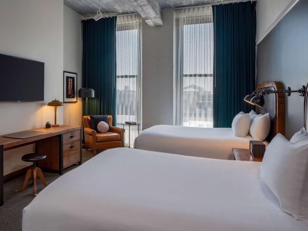 The Last Hotel : photo 3 de la chambre chambre deluxe avec 2 lits queen-size