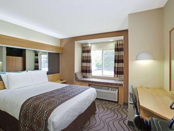 Microtel Inn by Wyndham University Place : photo 2 de la chambre chambre lit queen-size - non-fumeurs
