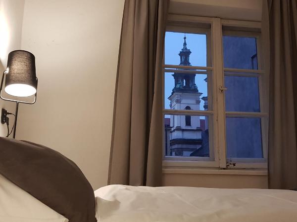 Flamingo Premium Hostel : photo 1 de la chambre chambre double avec salle de bains privative
