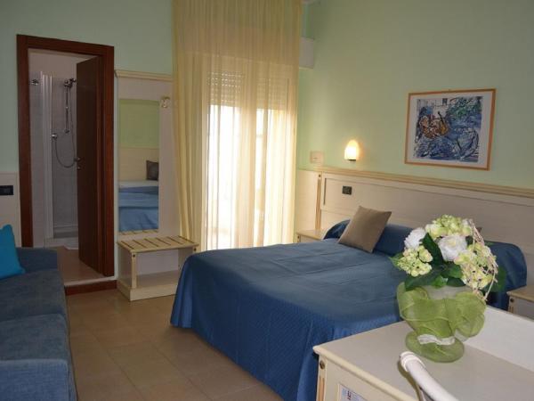 Hotel Zeus : photo 2 de la chambre chambre familiale