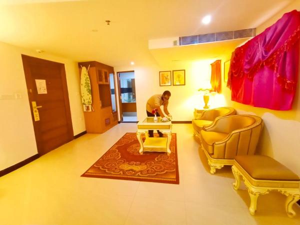 Hill Palace Hotel & Spa : photo 2 de la chambre chambre lit king-size supérieure