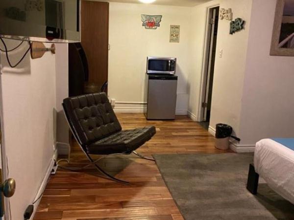 Desert Hills Motel : photo 5 de la chambre chambre lit queen-size 