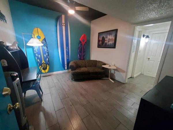 Desert Hills Motel : photo 8 de la chambre suite lit queen-size