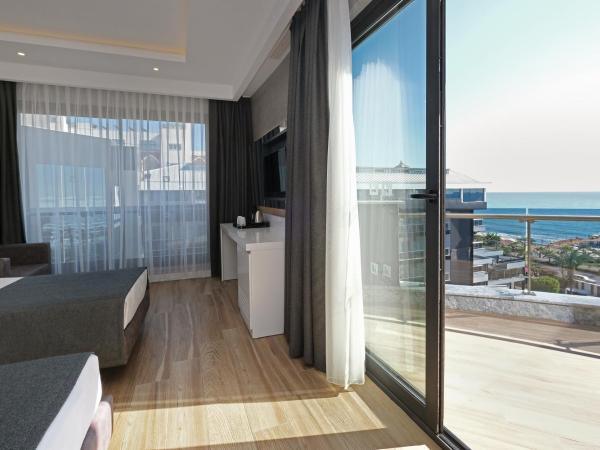 Kaila Beach Hotel - All Inclusive : photo 4 de la chambre chambre deluxe