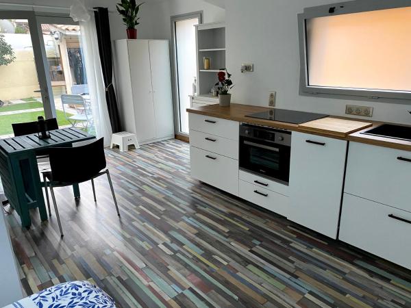 Le 9ième Entracte : photo 10 de la chambre studio avec vue sur jardin