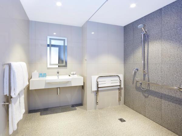 Holiday Inn Express Brisbane Central, an IHG Hotel : photo 1 de la chambre chambre lit queen-size standard - accessible aux personnes à mobilité réduite